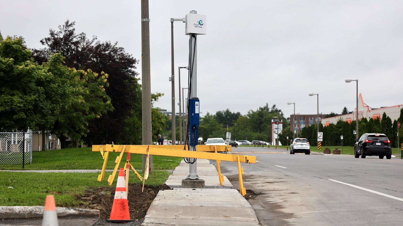 Une nouvelle borne de recharge électrique aménagée à Vaudreuil-Dorion