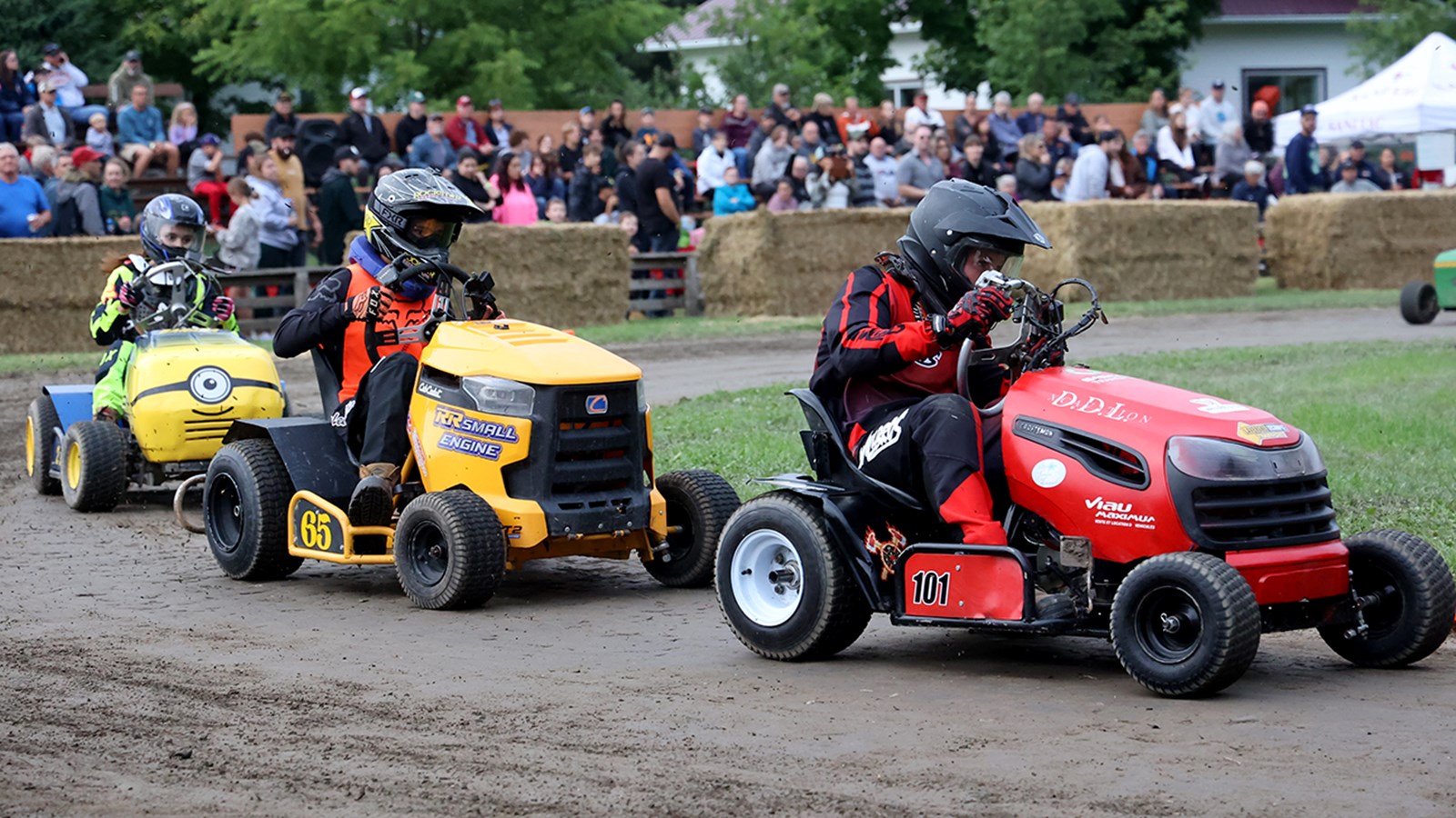 L'engin numéro 101 était conduit par Elliott Vallée de Coteau-du-Lac qui en était à sa troisième course de sa jeune carrière