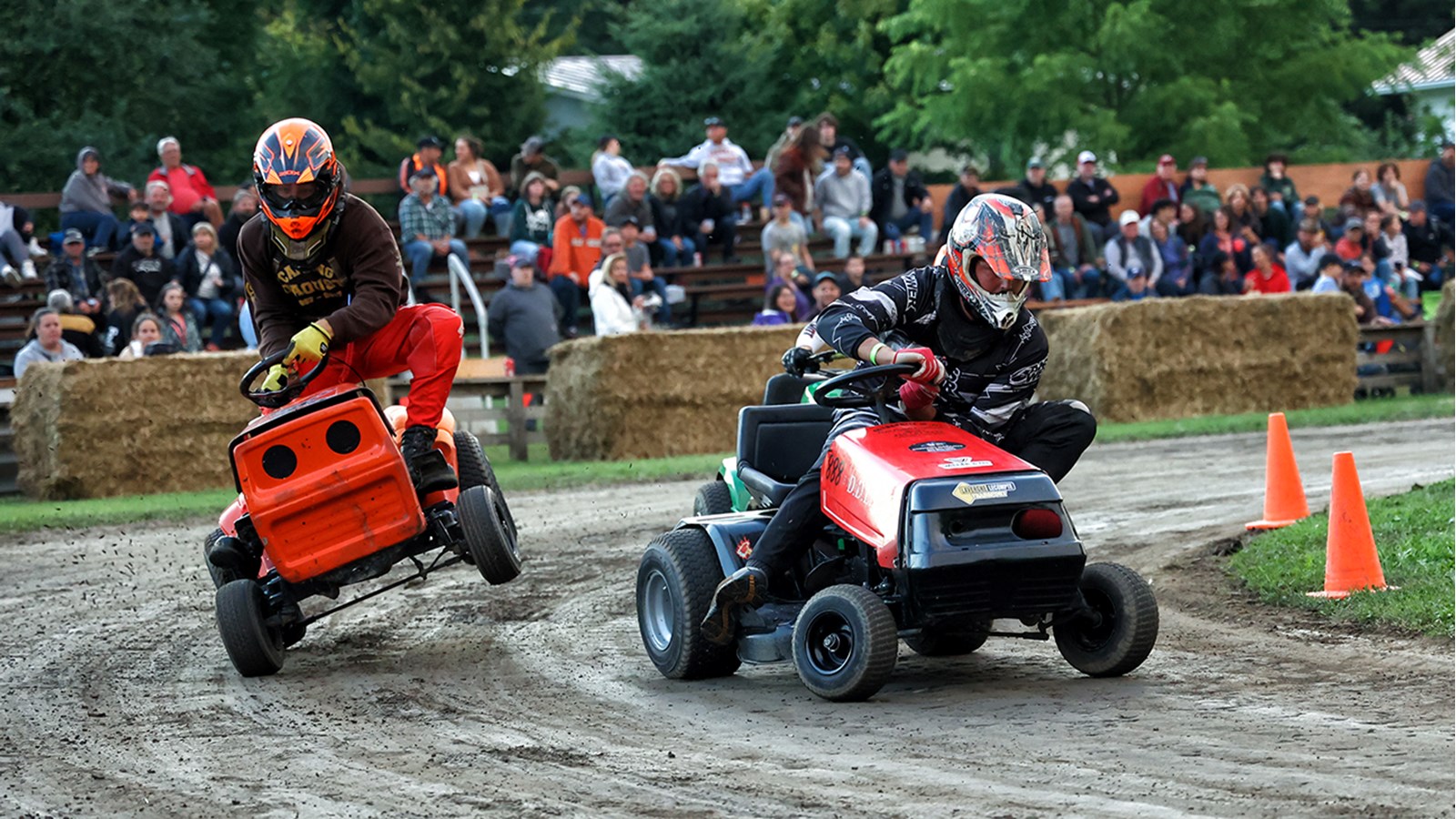 Retour en images sur la course de tracteurs de Sainte-Justine-de-Newton