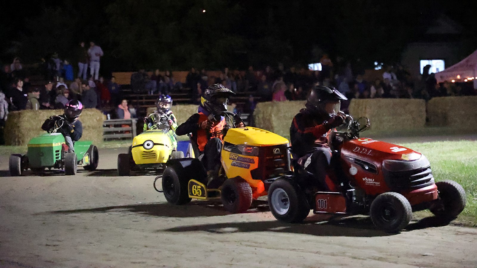 Retour en images sur la course de tracteurs de Sainte-Justine-de-Newton
