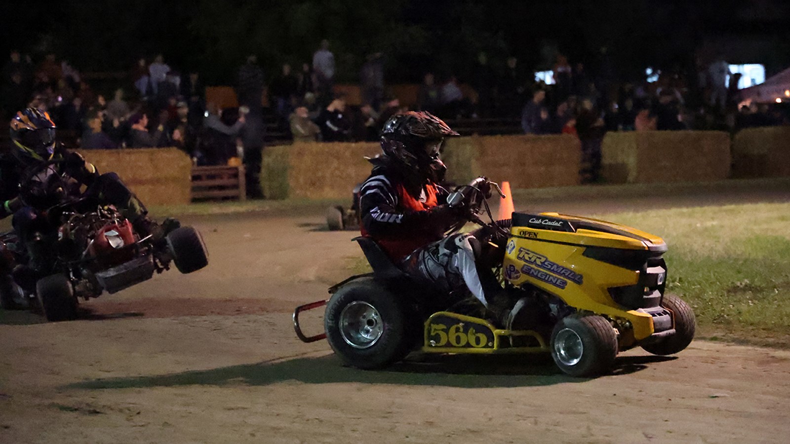 Retour en images sur la course de tracteurs de Sainte-Justine-de-Newton