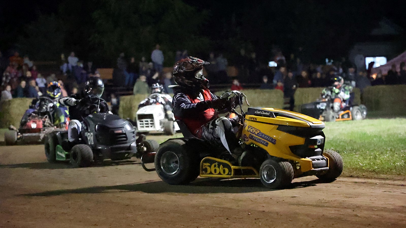 Retour en images sur la course de tracteurs de Sainte-Justine-de-Newton