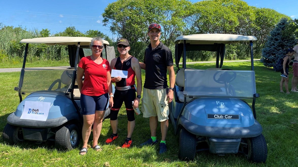 Francois Lemieux, bénévole et Pierre Curodeau se sont mérité un départ de Golf pour 4 personnes au Club de Golf-Rivière Rouge