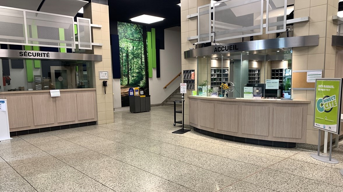 La hall d'entrée a subi une cure de rajeunissement dans les derniers mois