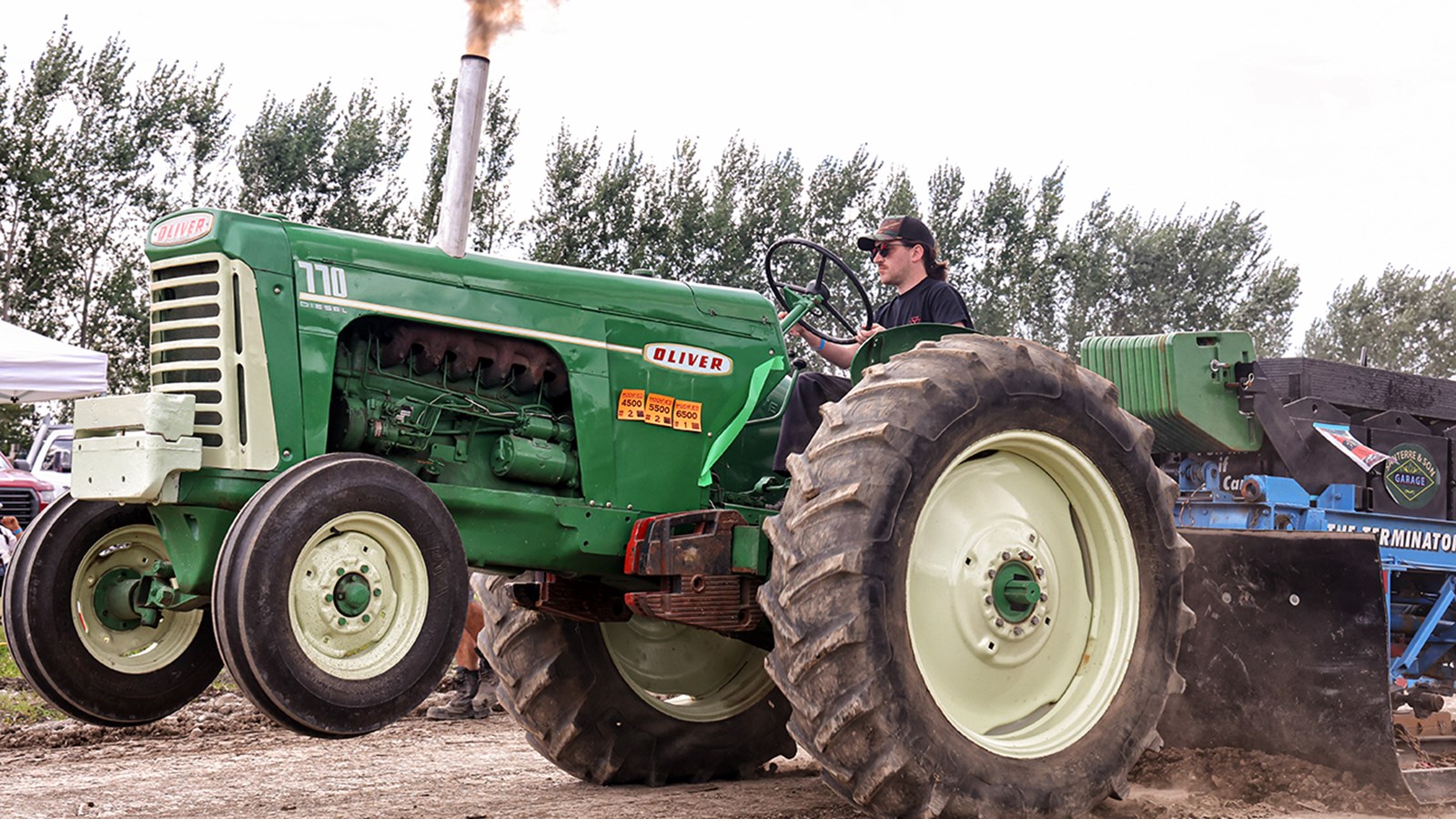 Un bel esprit de camaraderie à la 17e édition de Tires de tracteurs antiques