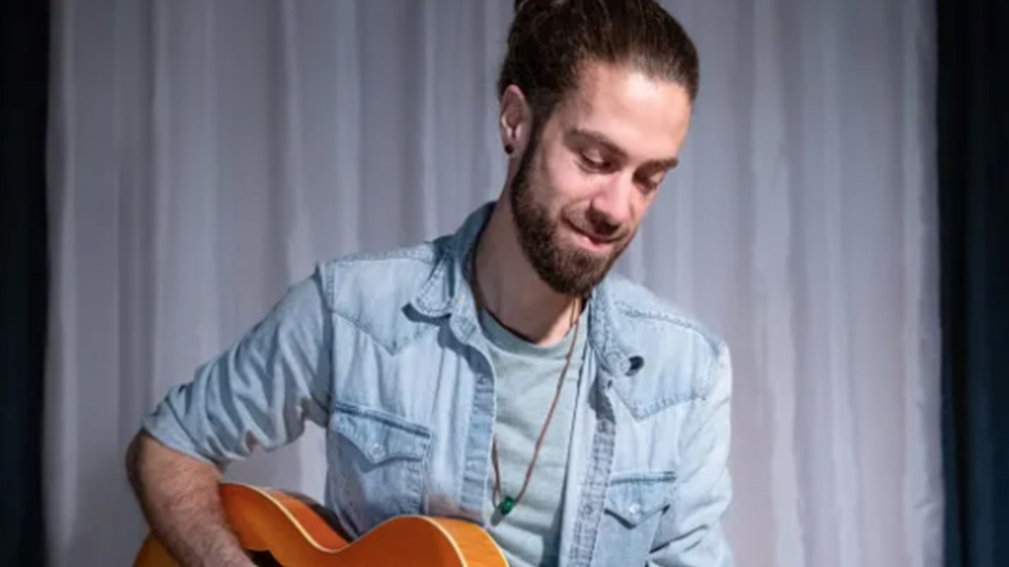 L'Homme-Orchestre Emeraude Sébastien en spectacle à La Factrie