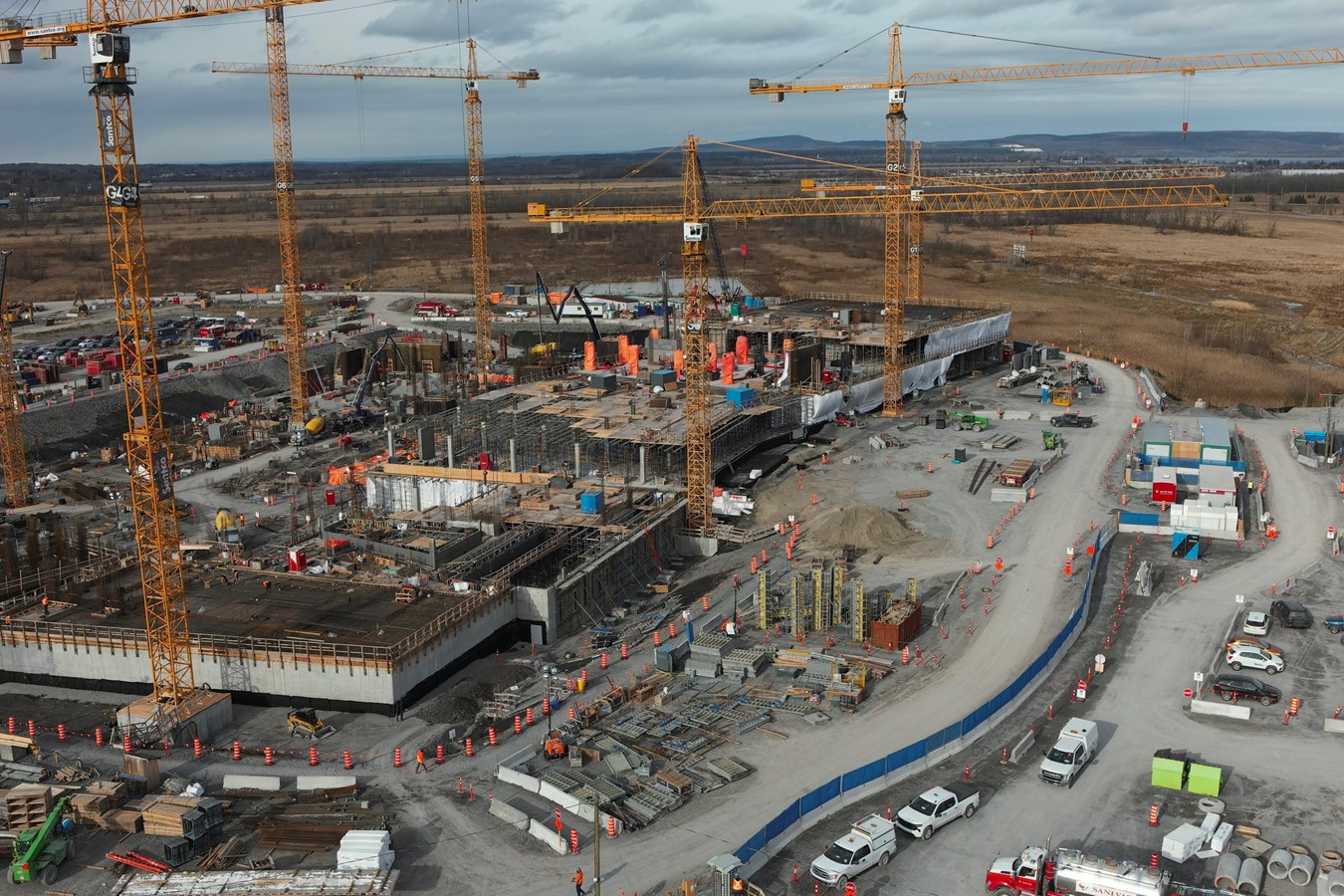 Vaudreuil-Soulanges Hospital parking lot: Christian Dubé persists