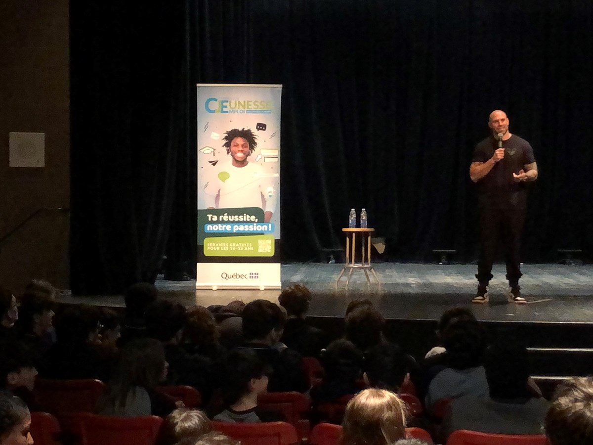 Étienne Boulay était de passage à l'école de la Baie-Saint-Francois