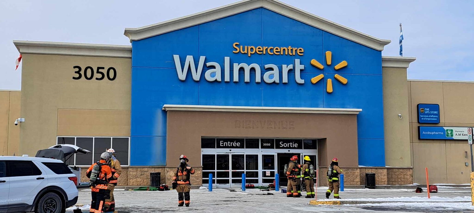 Fire at Walmart in Vaudreuil-Dorion mobilizes some 30 firefighters