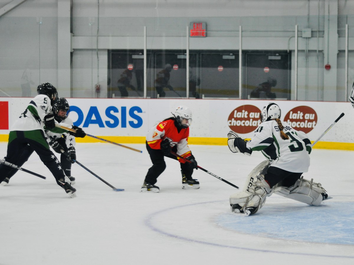 BV 1 : Malgré un dur revers contre la Rive-Sud lundi matin, les joueuses de ringuette du Sud-Ouest se sont reprises en après-midi en l’emportant sur l’Outaouais 5-2 pour le cinquième rang au classement final