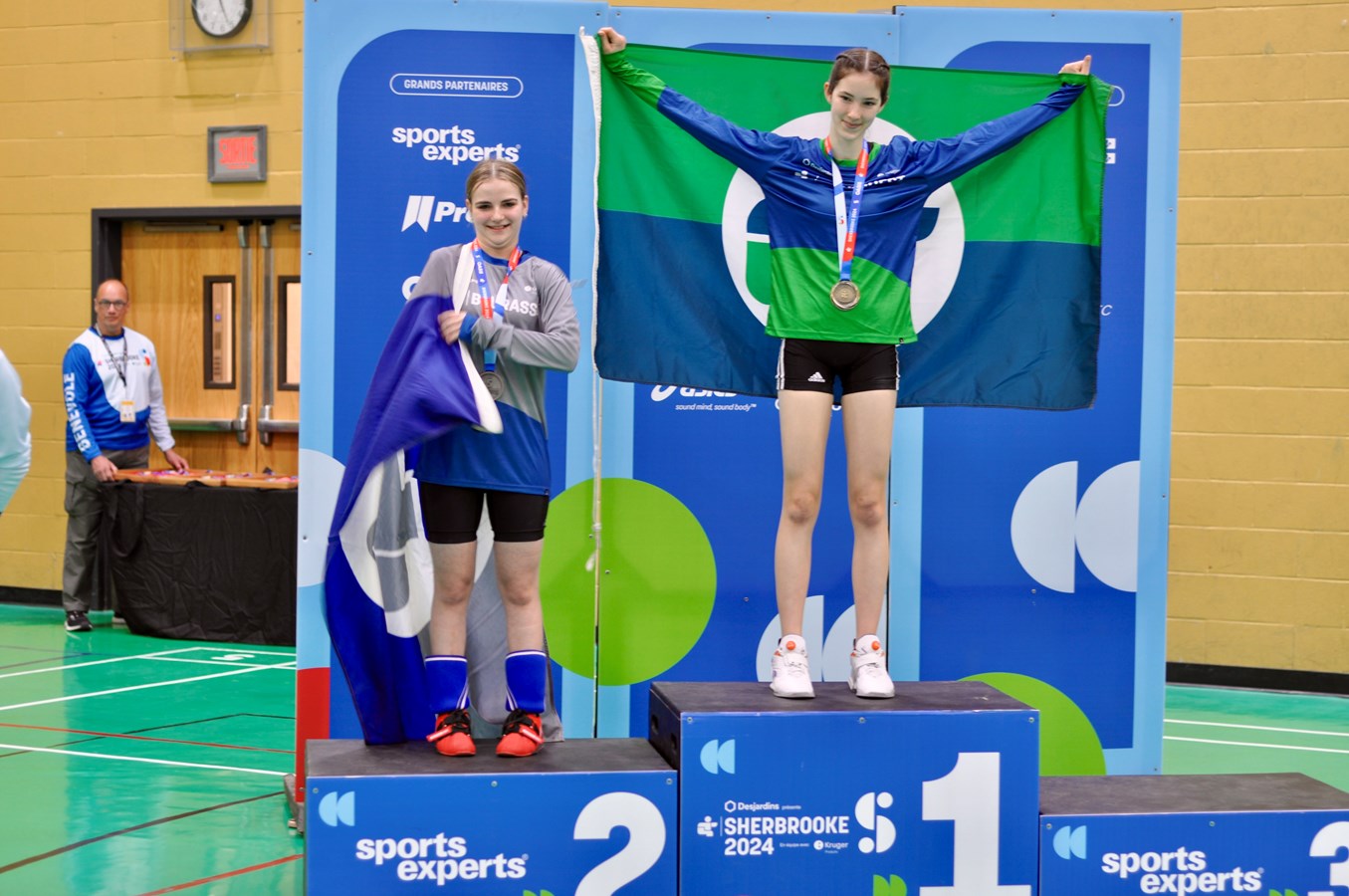 La première médaille d’or du second bloc des Jeux du Québec pour le Sud-Ouest a été l’affaire d’Elizabeth Naud qui l’a reçue à l’issue de sa performance à l’arraché chez les 45 kilos