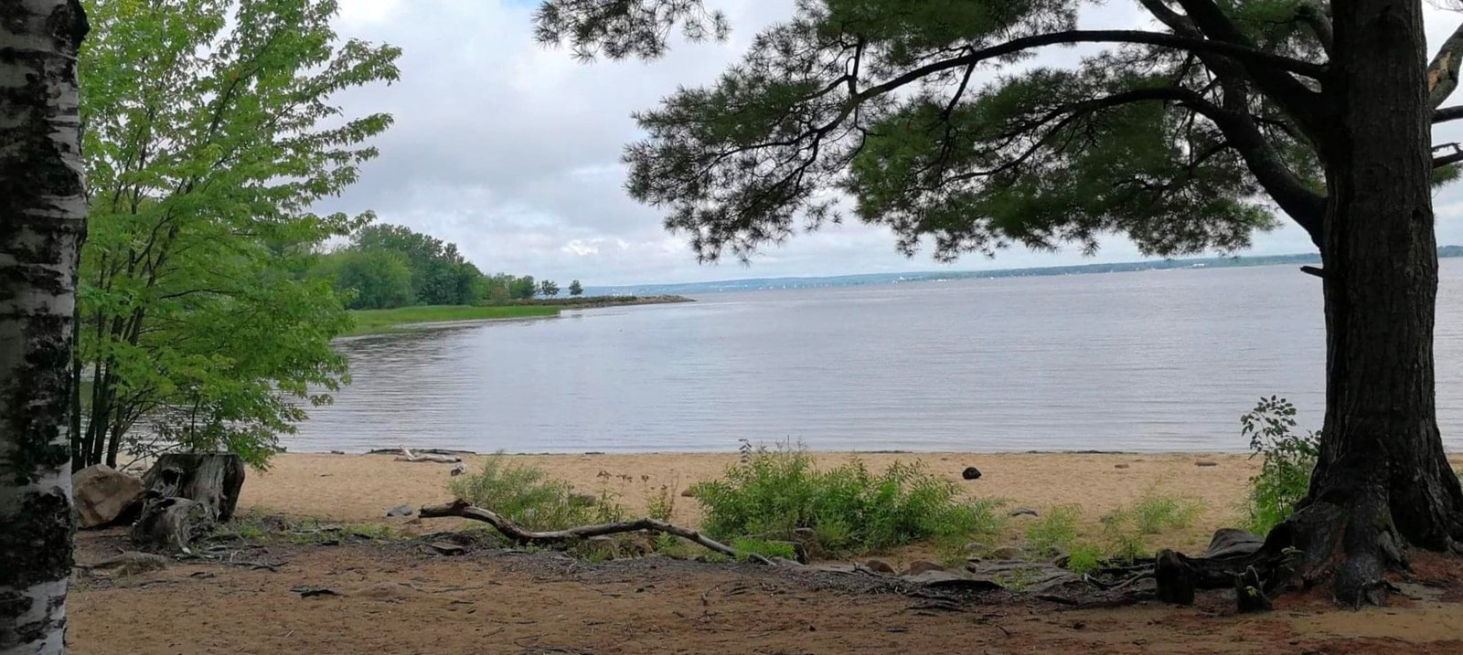 Sandy Beach: le propriétaire du site en interdit l'accès à la population