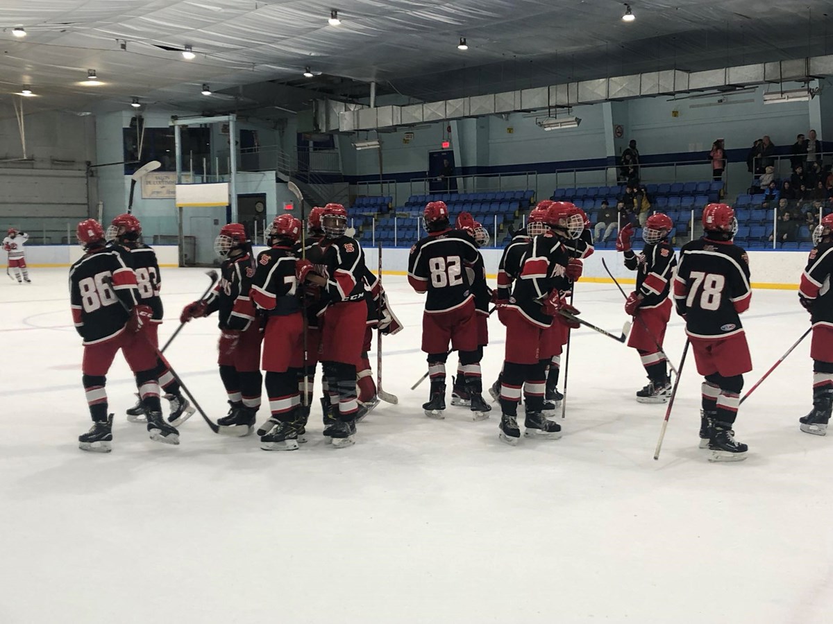 Séries éliminatoires: une première victoire pour les Pionniers de Soulanges M18