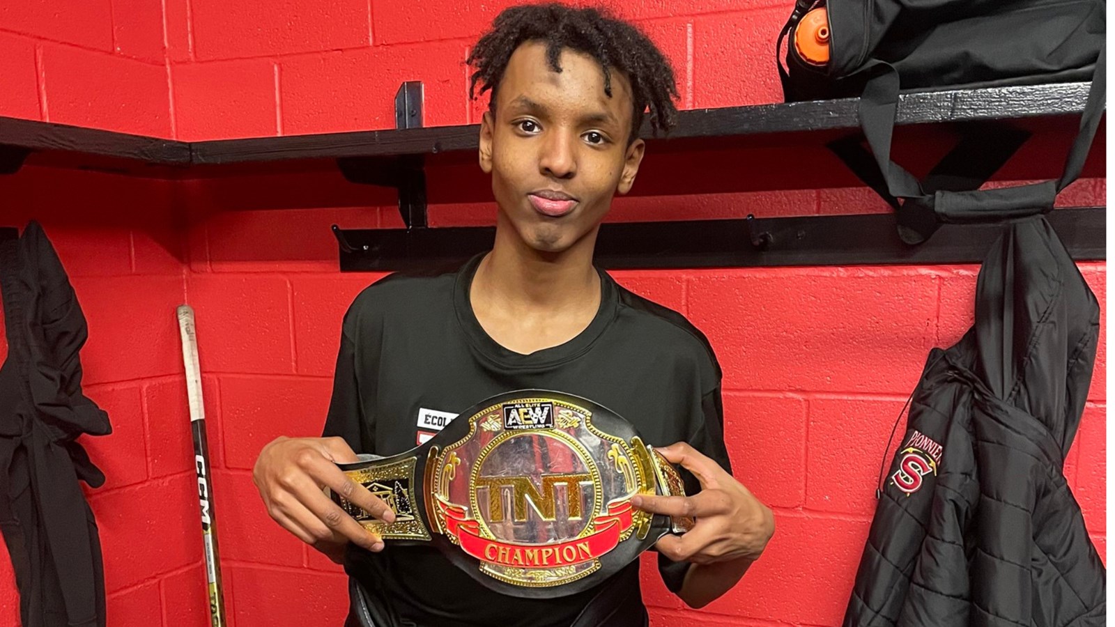 Jouant un solide match des deux sens de la patinoire et en marquant deux fois, Doualeh Ahmed s'est mérité le titre de Joueur du match 