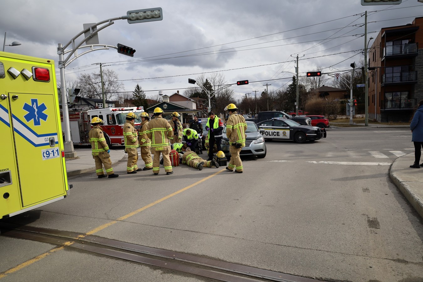 Collision piétonne VS voiture: une jeune femme subie des blessures
