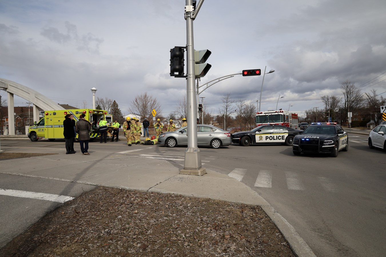 Collision piétonne VS voiture: une jeune femme subie des blessures