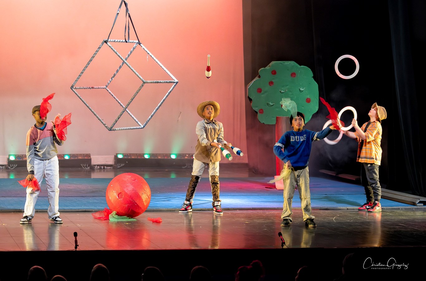 Des numéros spectaculaires pour le 3e spectacle du Festi-Cirque 2024