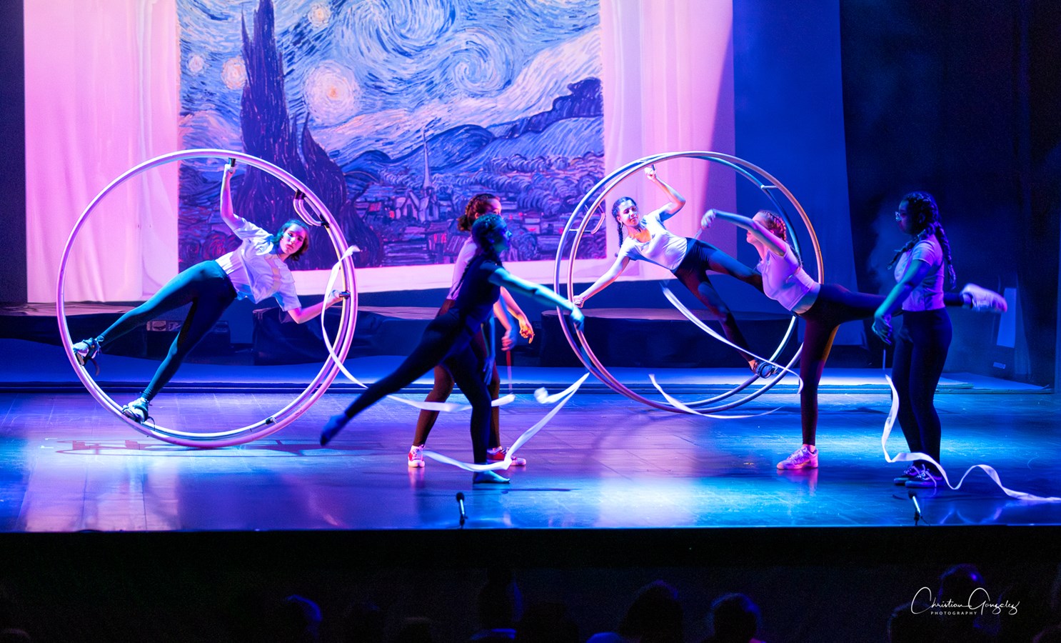 La troupe de cirque des Trois-Lacs en met plein la vue