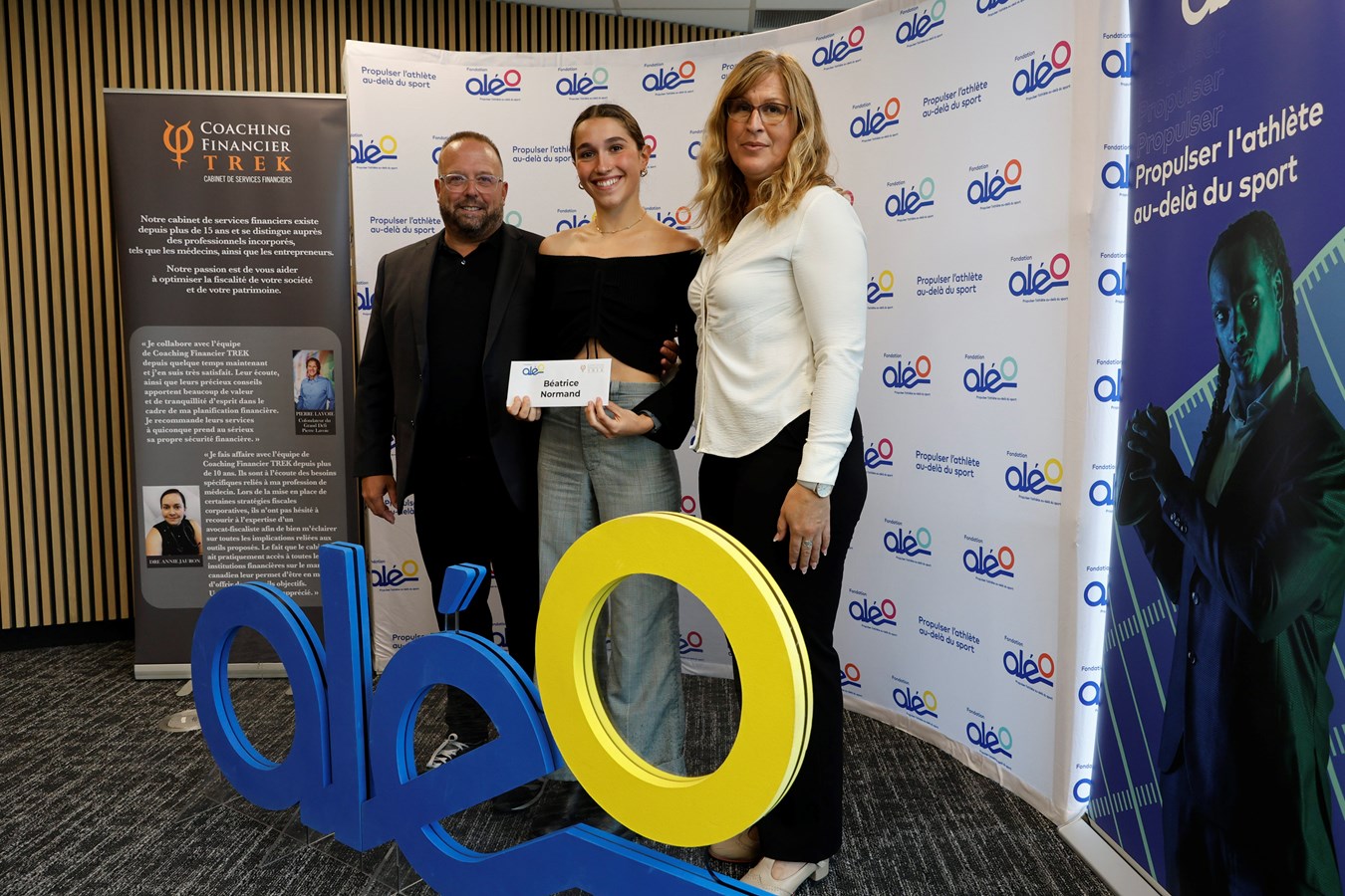 La seconde boursière est Béatrice Normand, 17 ans, athlète de triathlon de Coteau-du-Lac qui a eu une bourse de 4 000$