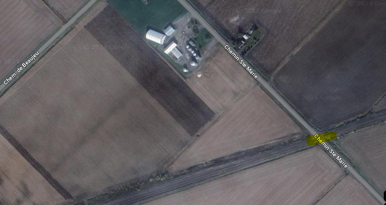 Chemin Sainte-Marie : passage à niveau entièrement fermé