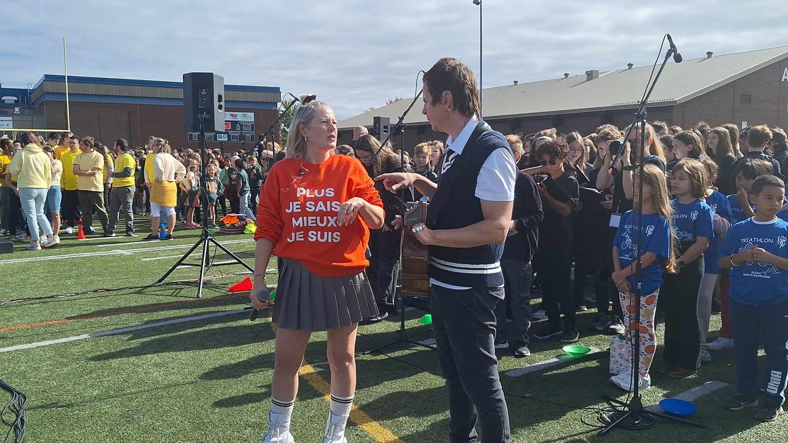 Video | 4,000 students sing their hearts out in Vaudreuil-Dorion