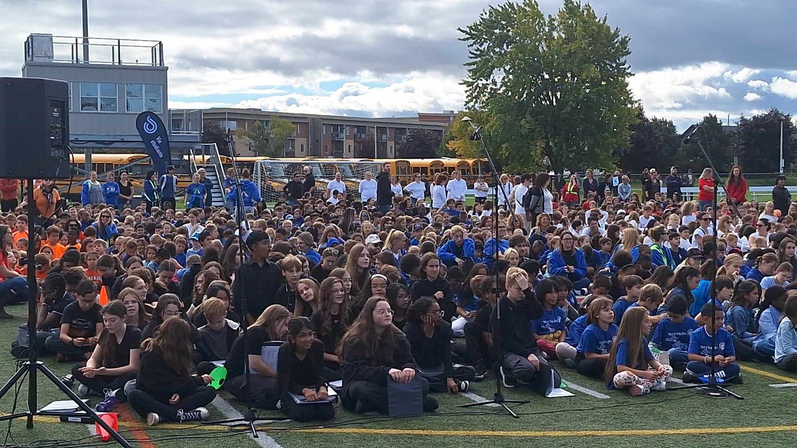 Video | 4,000 students sing their hearts out in Vaudreuil-Dorion