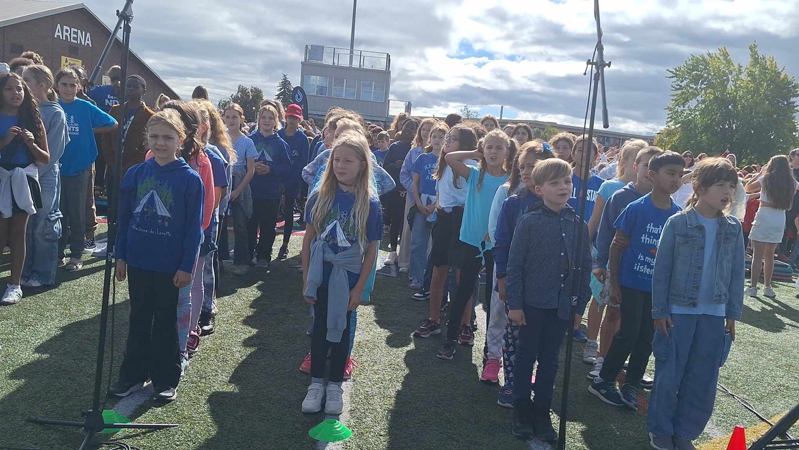 Video | 4,000 students sing their hearts out in Vaudreuil-Dorion