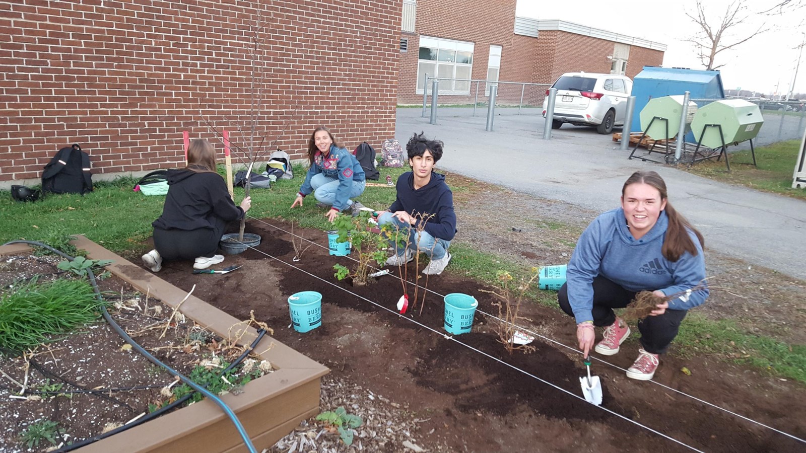 Cette année, une clôture sera installée autour du potager de la Cité-des-Jeunes moyennant un investissement de 10 000$ de la Fondation