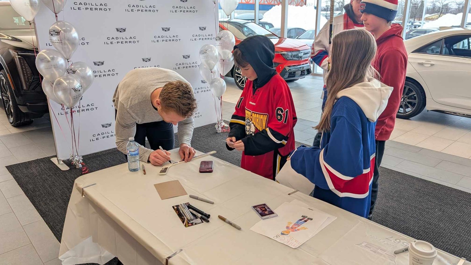 Mike Matheson à la rencontre de ses partisans à l’Île-Perrot