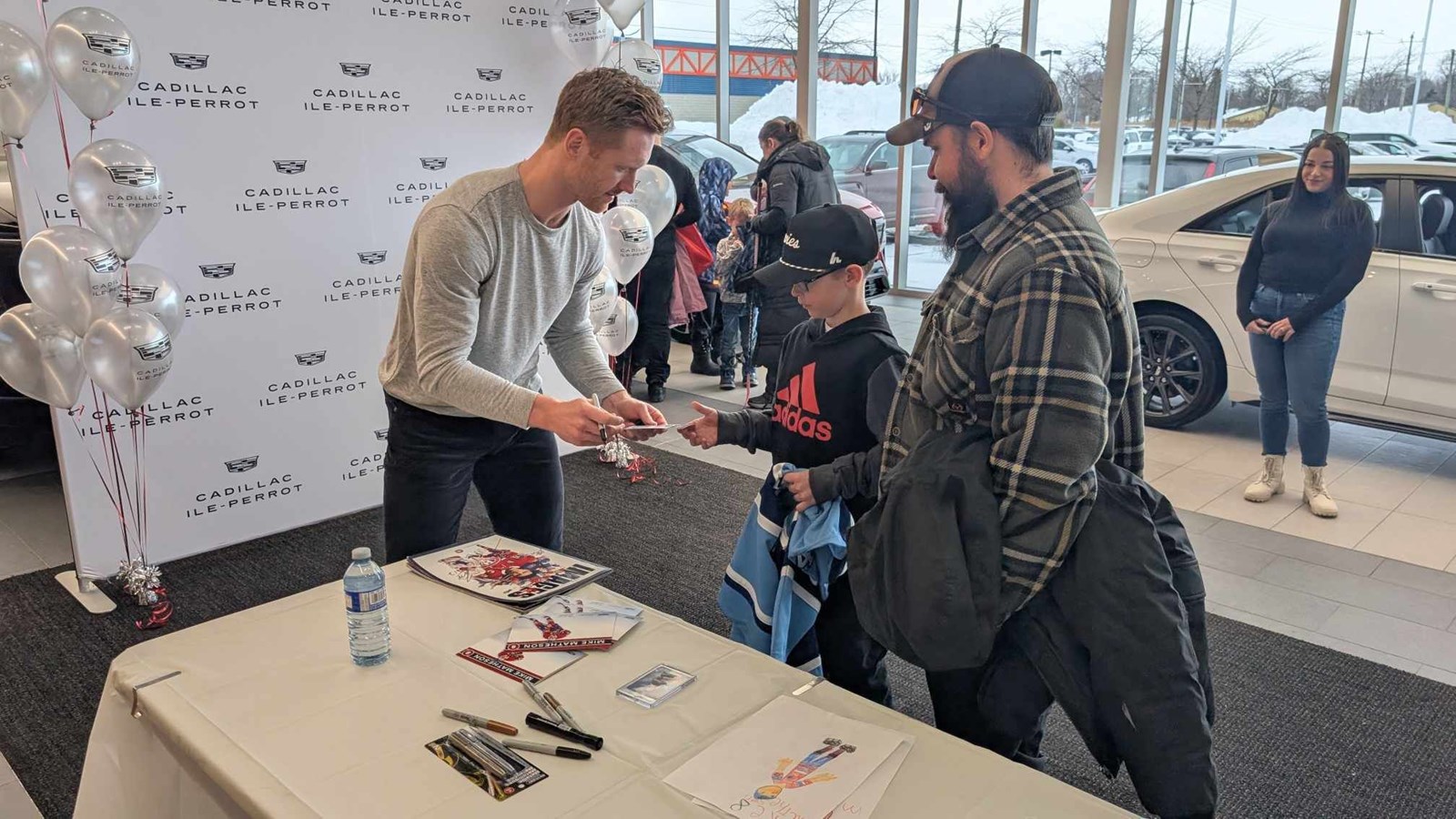 Mike Matheson à la rencontre de ses partisans à l’Île-Perrot
