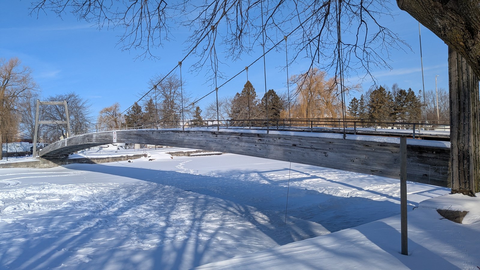 Le pont piéton du parc Thomas-Monroe sera finalement réparé