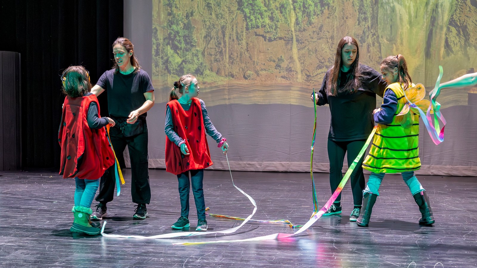 Festi-Cirque: retour en images sur la prestation de l'école du Papillon-Bleu