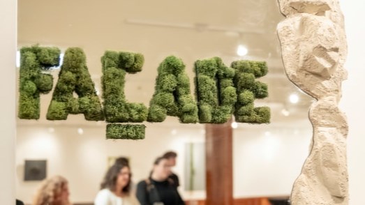 Paula Mercado dévoile l’étendue de son talent aux gens de la région