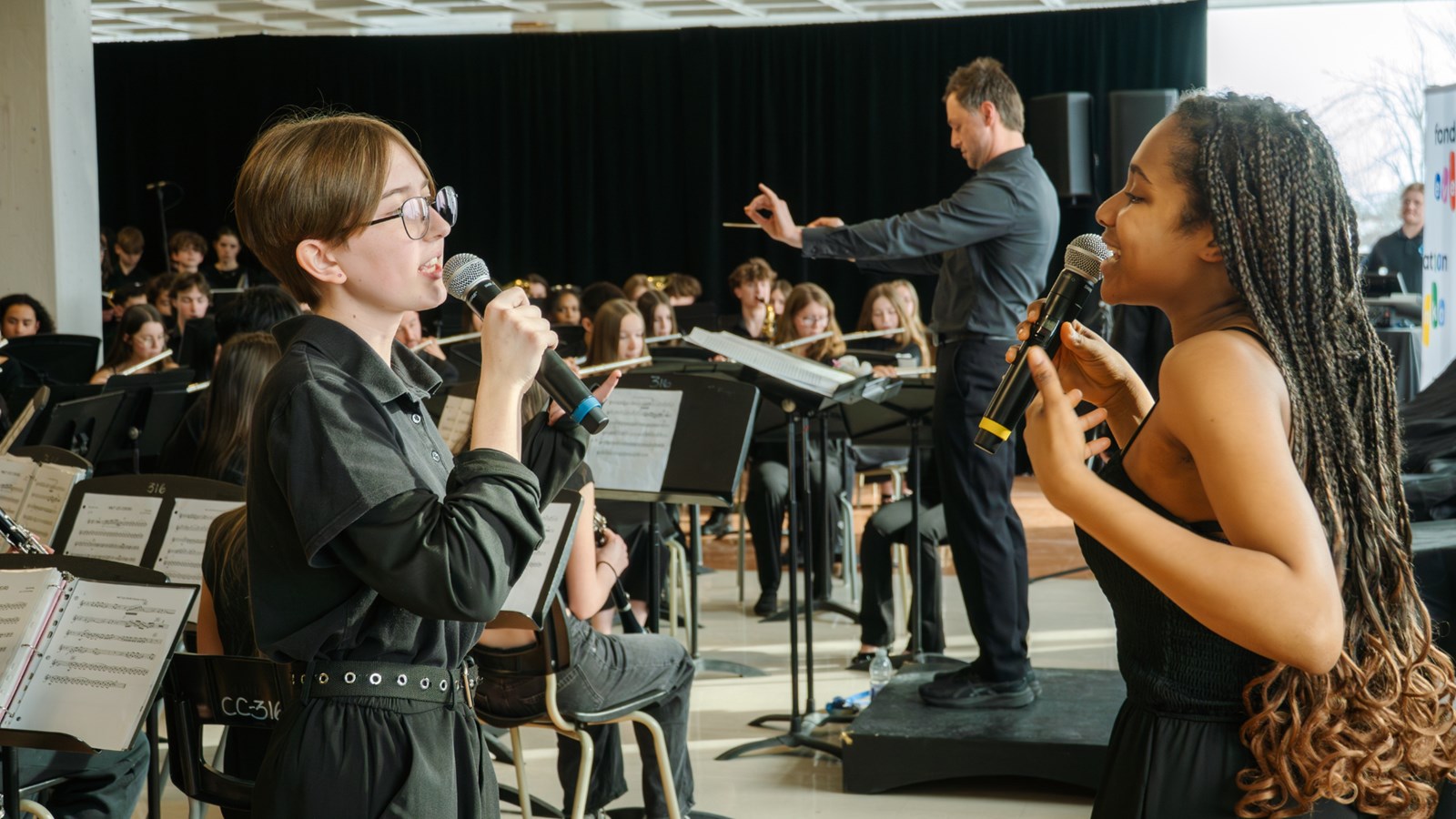 Important don d'instruments de musique à l'école de la Cité-des-Jeunes