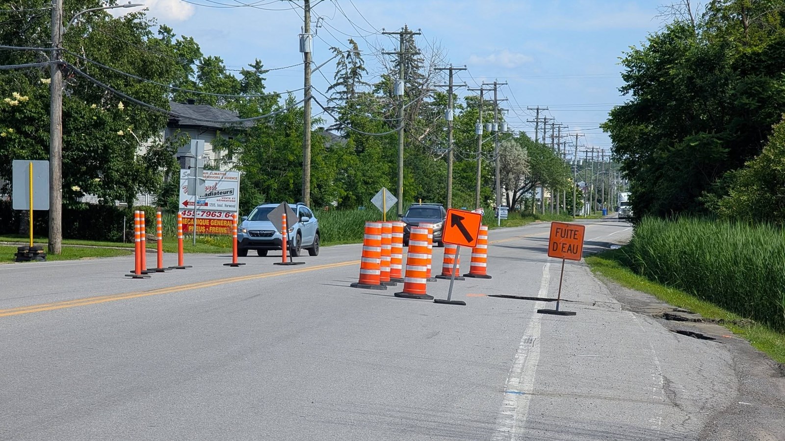 Fuite d'eau sur le boulevard Harwood à Vaudreuil-Dorion