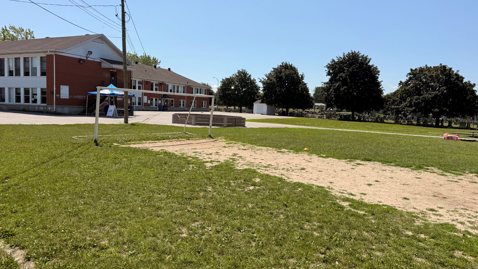 Une somme de 282 719 $ pour bonifier trois cours d'écoles primaires