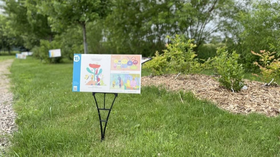 Une activité gratuite qui combine le plaisir de lire et de bouger en famille 