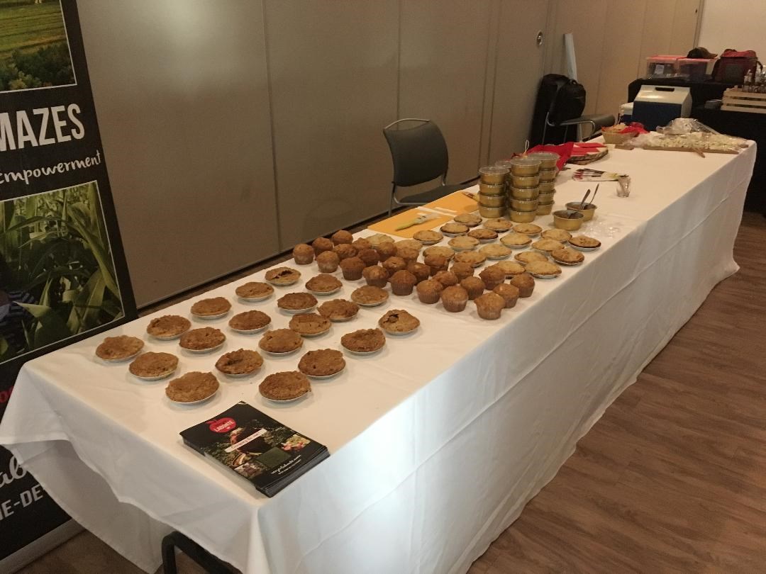 Des bouchées de toutes sortes ont été offertes aux convives pendant la soirée. 