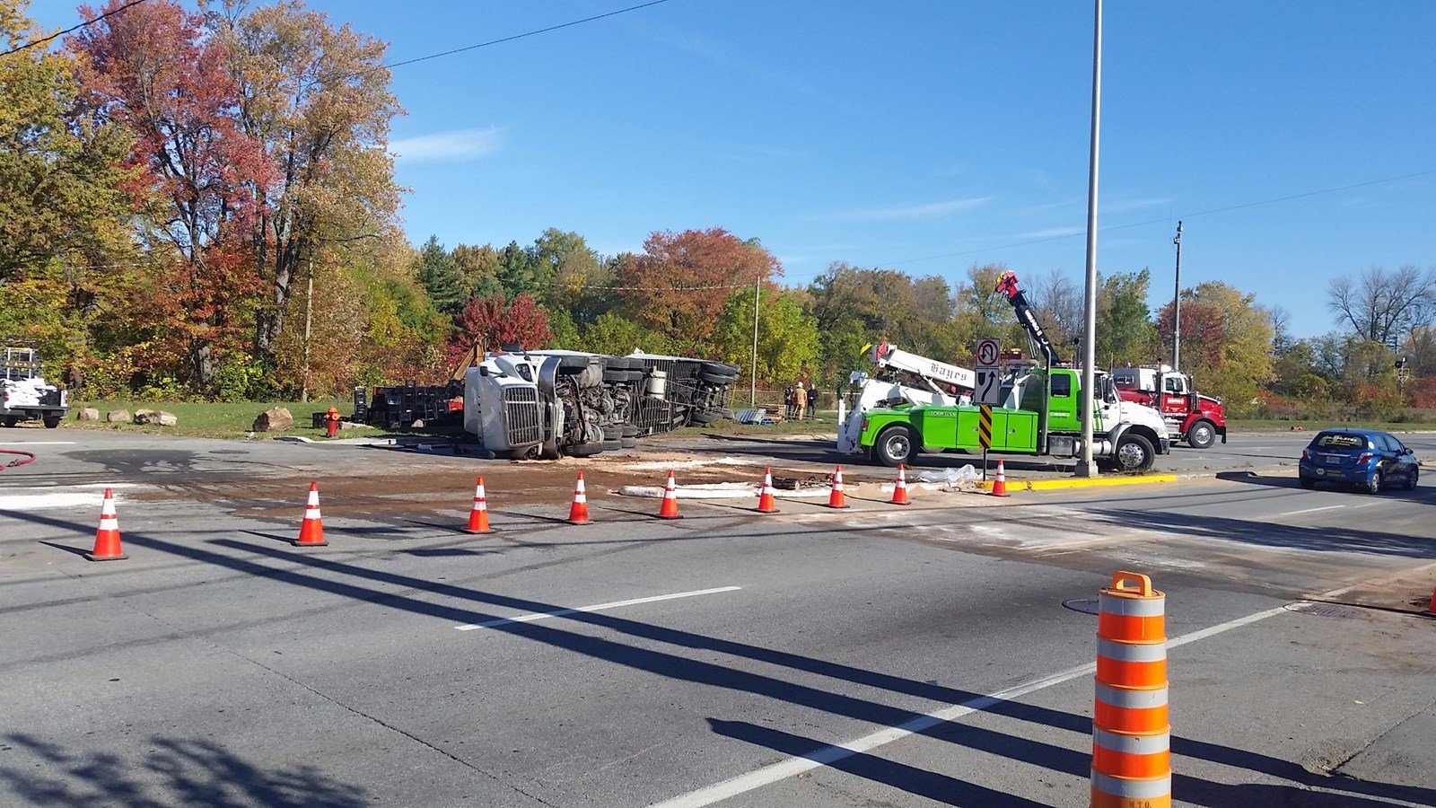 ACCIDENT: Le camion semi-remorque est remis sur ses roues