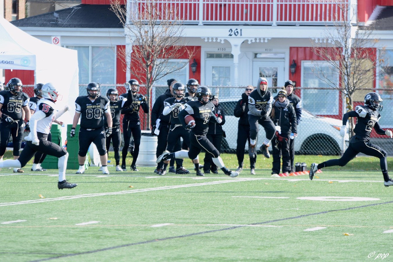 Le Noir et Or de Valleyfield accède à la finale du Bol d'Or
