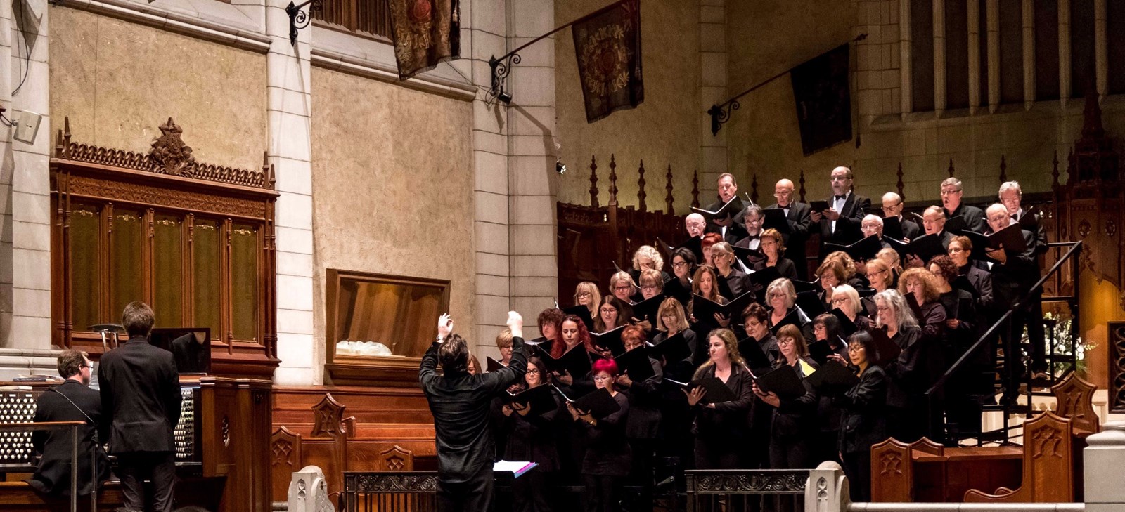 Le CCVS sous la direction de son chef, Jean-Pascal Hamelin, lors de la Nuit des choeurs, dans le cadre du Festival Bach de Montréal.