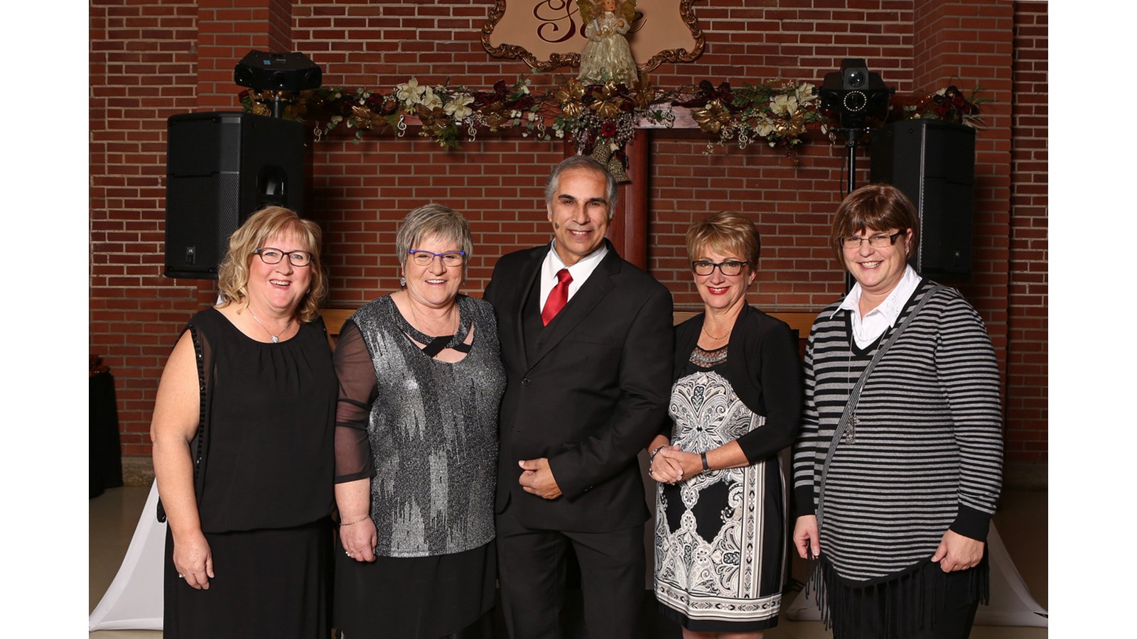 Francine Tessier, Suzanne Rochette Denis Tessier, Denise Naud et Sylvie Léger
Absents : Donald Legault et Alain Landry, célèbrent 30 ans de service.