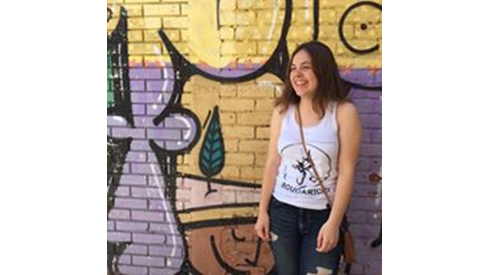 Pour Alicia, bien qu’il soit essentiel de la connaître et la protéger, la culture québécoise est ouverte et éclatée. L’origine portugaise de ses grands-parents maternels sont un exemple de ce qui l’amène à apprécier les influences multiculturelles qui contribuent à enrichir la culture au Québec.