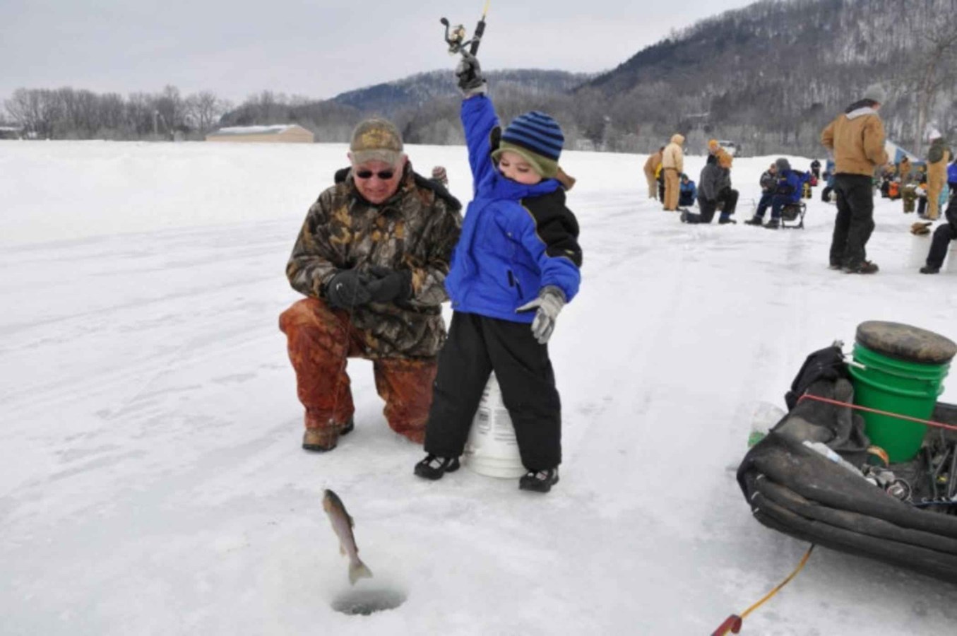 Hydro-Québec invite les amateurs de pêche sur glace à la prudence dans le secteur de Coteau-du-Lac
