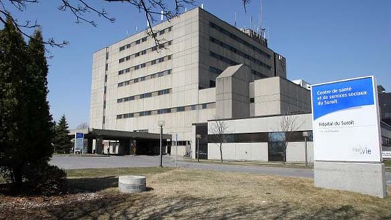 Le CA chapeaute le CISSSMO dont fait partie l'Hôpital du Suroît situé à Valleyfield.