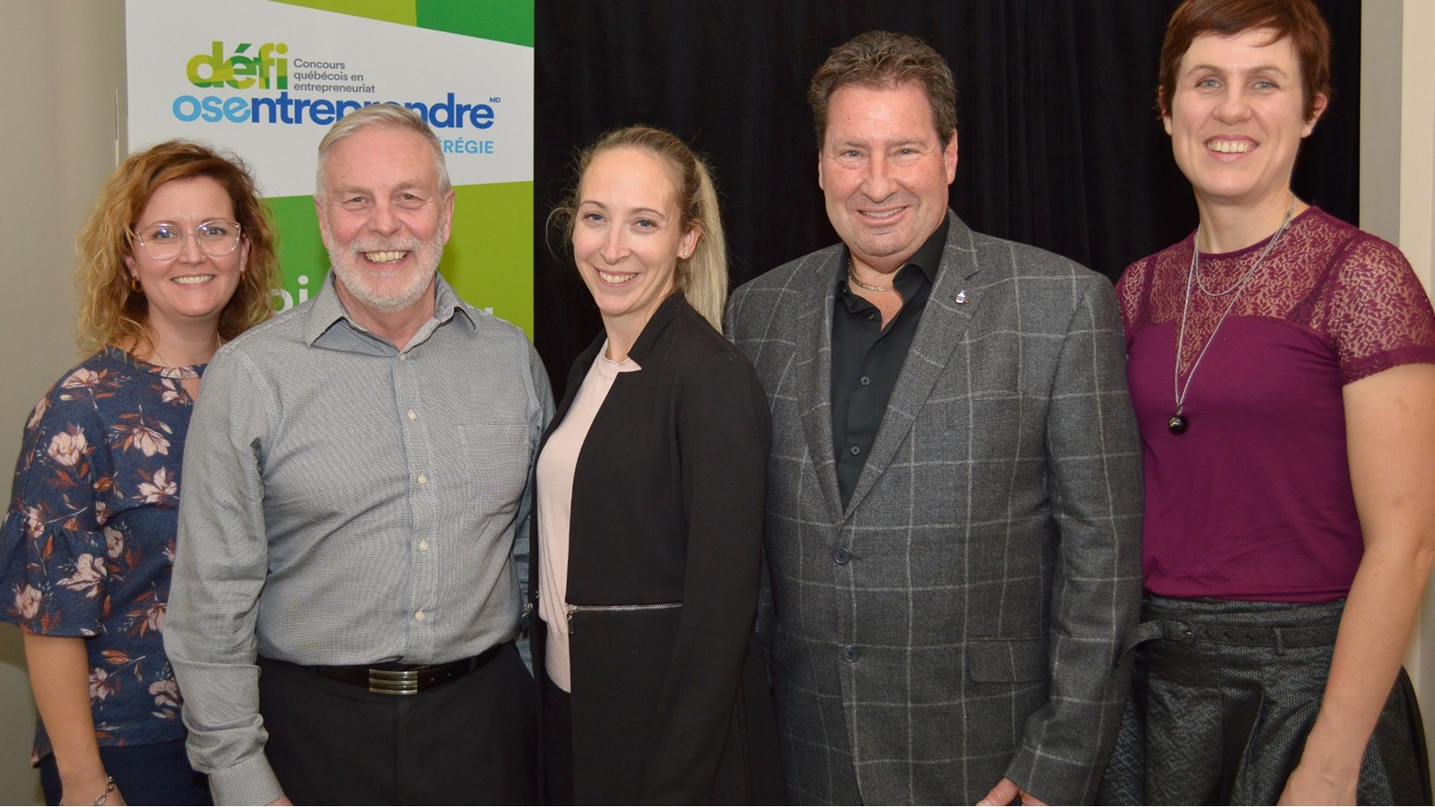 Brigitte Gallant (Au Machin Chouette Centre d'amusement), Serge Lazure et Isabelle Gilbert - Responsables régionaux du Défi OSEntreprendre Montérégie, Pierre Paré - Paré Assurances - Président d'honneur, Chantale Montpetit, Espace Möico.