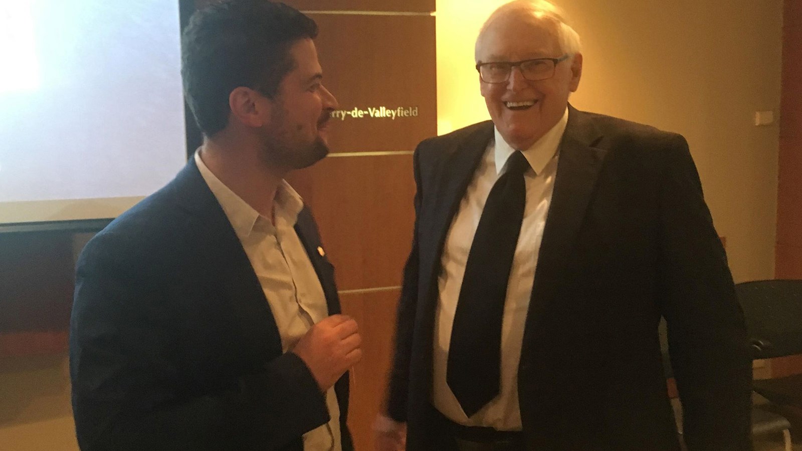 M. Spénard, le créateur était bien heureux de partager ses souvenirs de cette époque avec le maire Miguel Lemieux.