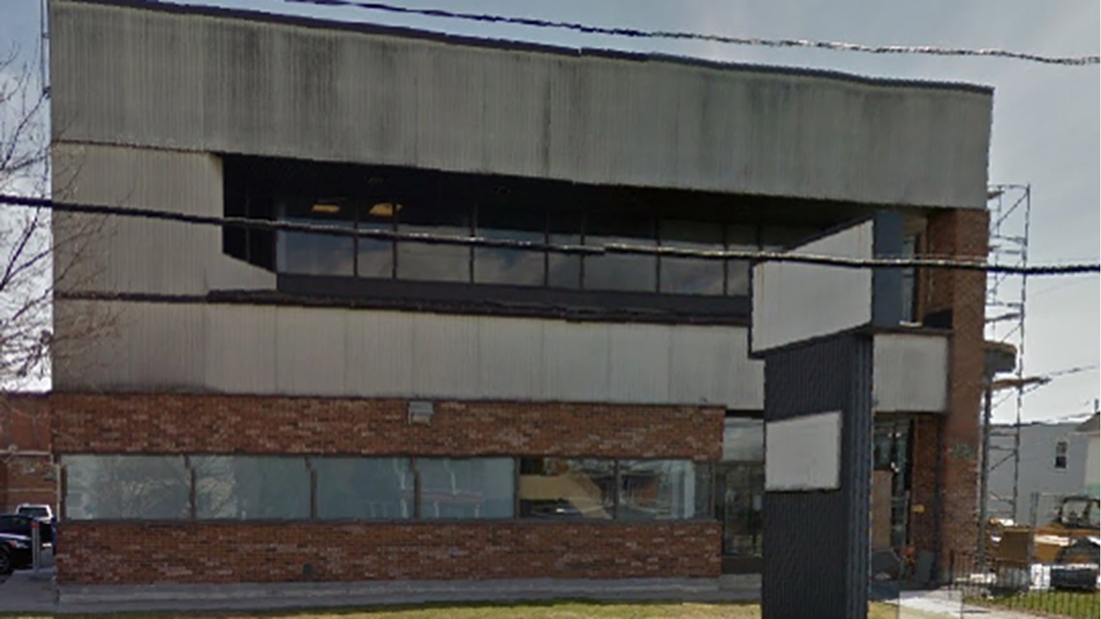 Le Café-Agora se tient au 222 rue Alphonse-Desjardins, à Salaberry-de-Valleyfield.