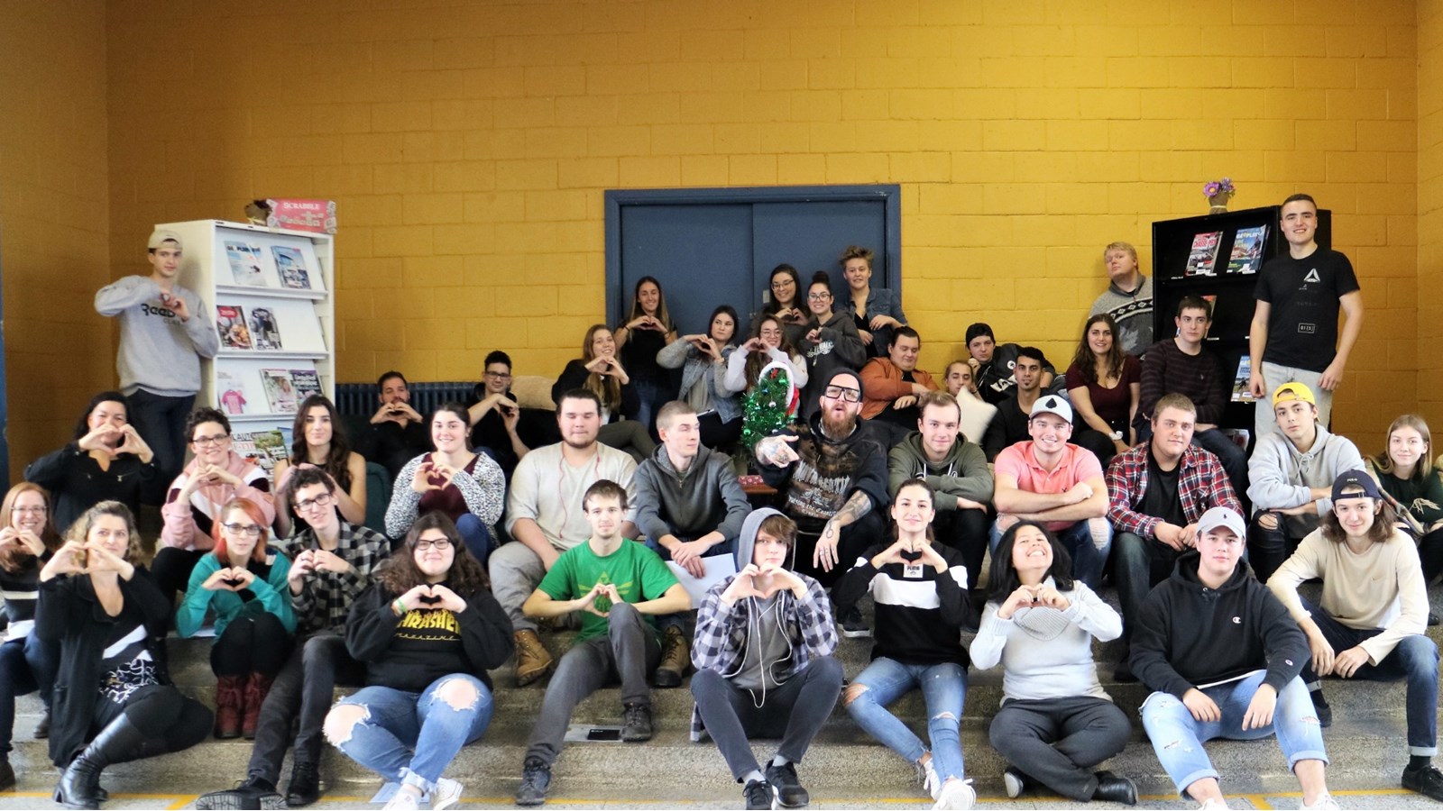 Une remise de méritas colorée pour les élèves du Centre de la Nouvelle-École