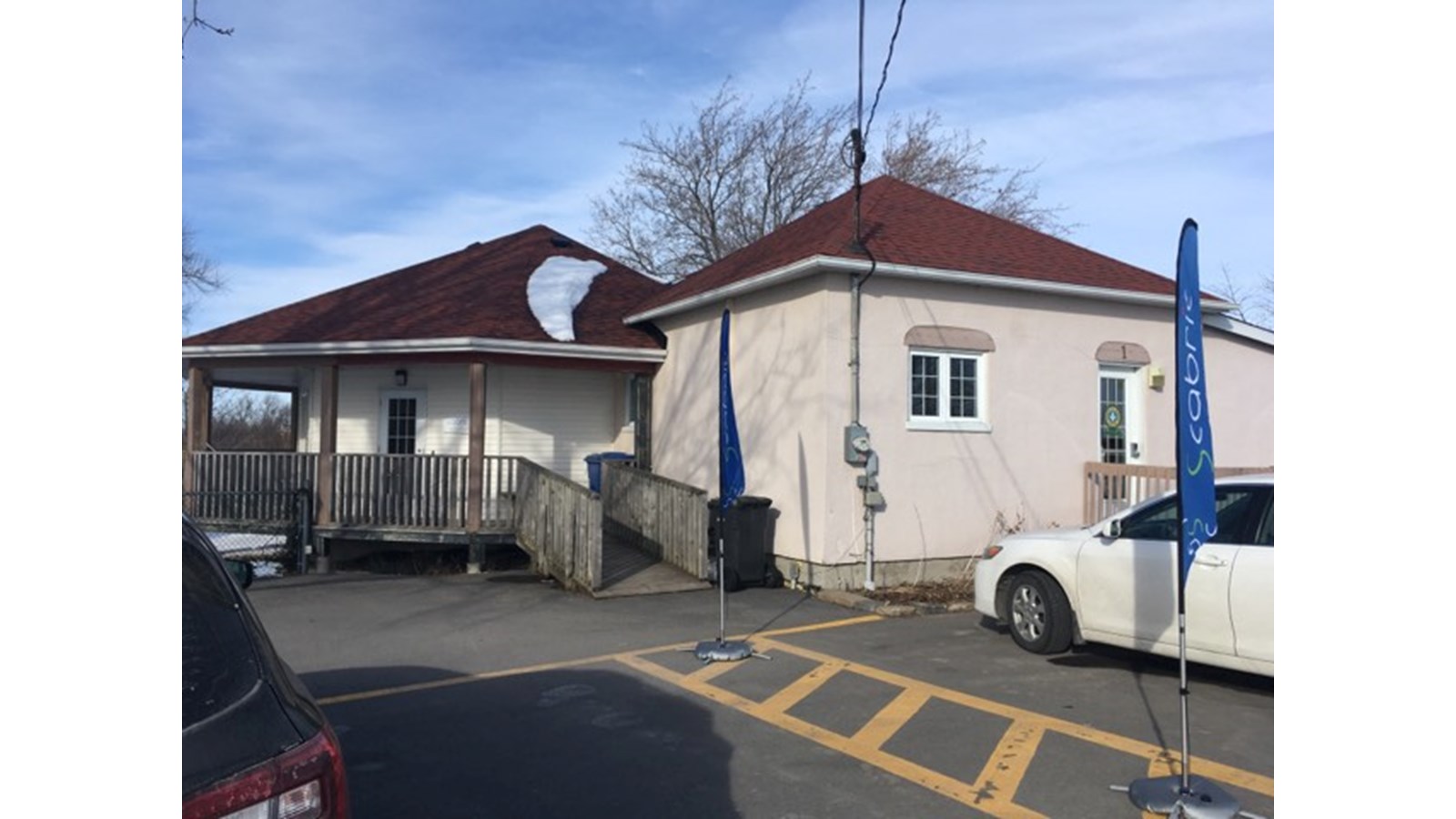 Le nouveau local de l'organisme est situé en bordure de la rivière. 